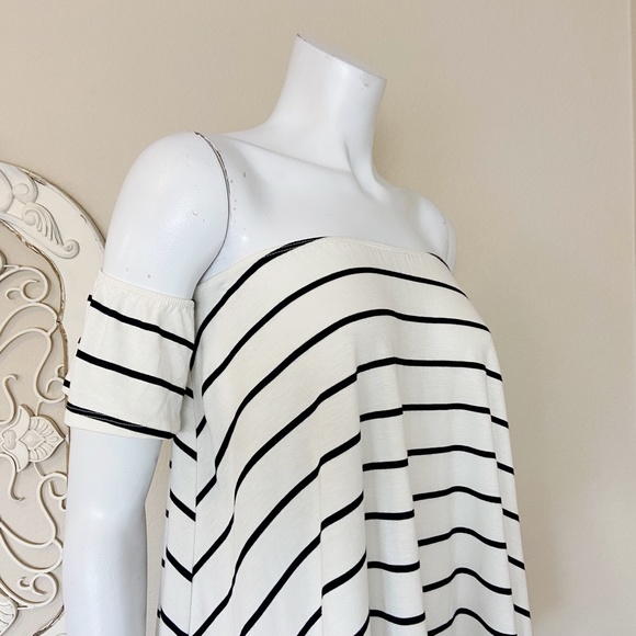Lollipop Star | Wmns Cream & Navy Stripe Off Shoulder Short Sleeve Top | Size: S - Picture 3 of 7